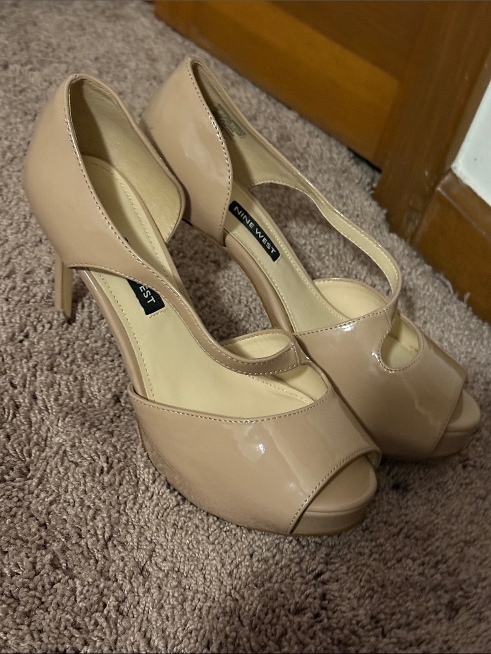 Nude Nine West heals